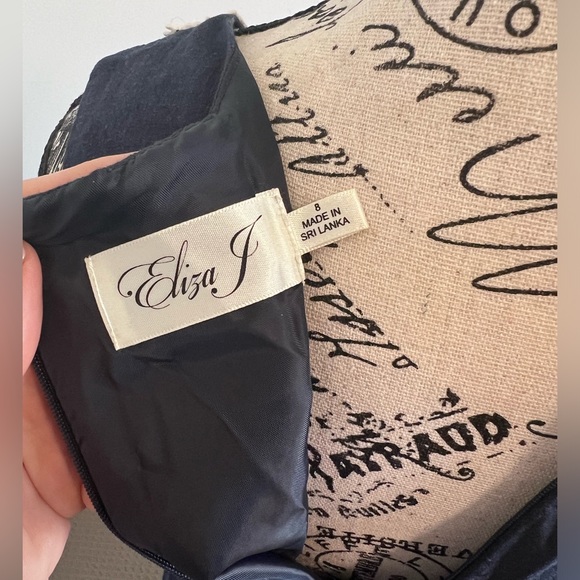 Blue Dress with Lace Details - Picture 5 of 8